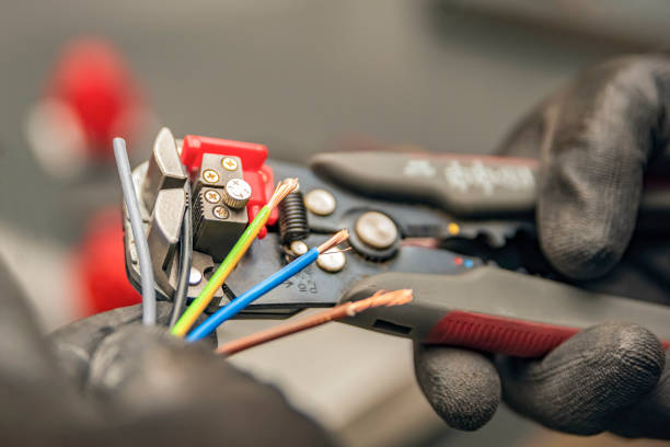 Best Affordable Emergency Electrician  in Bourbon, MO
